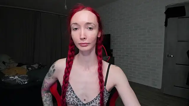 Roxy Silver online show from 03.10.26