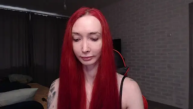 Snapshot of Roxy_Silver chatting on 06.20.26 Roxy Silver online show from 06.20.26