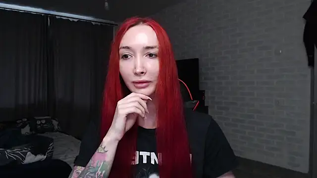 Snapshot of Roxy_Silver chatting on 06.27.26 Roxy Silver online show from 06.27.26