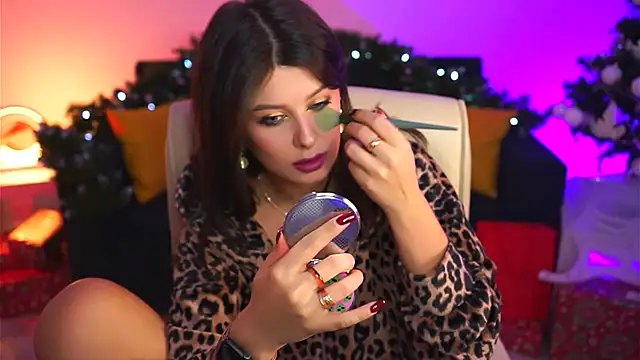 Snapshot of NicoleMun chatting on 01.10.25 NicoleMun online show from 01.10.25