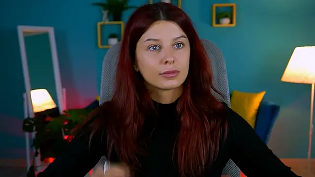 Snapshot of NicoleMun chatting on 10.28.25 NicoleMun online show from 10.28.25