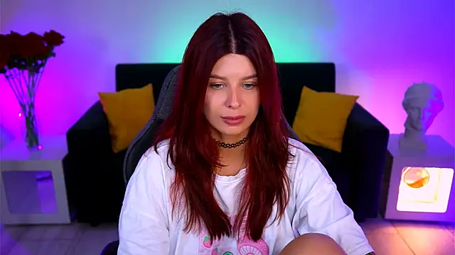 Snapshot of NicoleMun chatting on 11.26.25 NicoleMun online show from 11.26.25