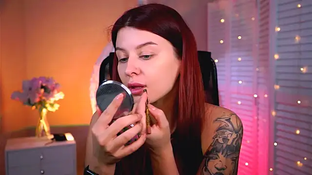 NicoleMun online show from 04.28.26