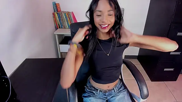 Snapshot of xenia_golden chatting on 02.24.26 xenia golden online show from 02.24.26