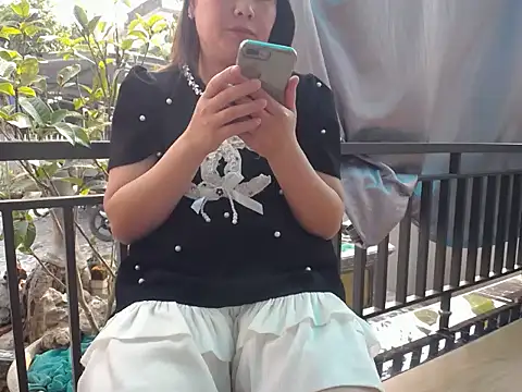 Nanaly Sweet online show from 01.20.25