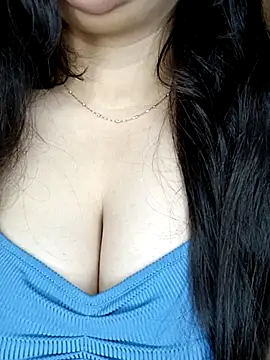 Snapshot of AK---47 chatting on 11.13.25 AK---47 online show from 11.13.25