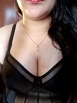 Snapshot of AK---47 chatting on 12.18.25 AK---47 online show from 12.18.25