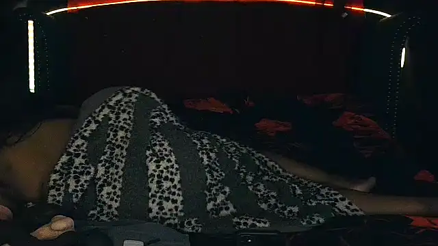 Snapshot of msyvette1970@xh chatting on 11.07.25 msyvette1970xh online show from 11.07.25