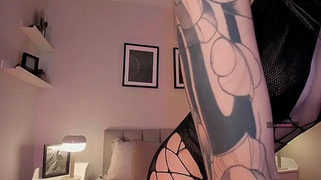 Violetta Nur online show from 04.16.26