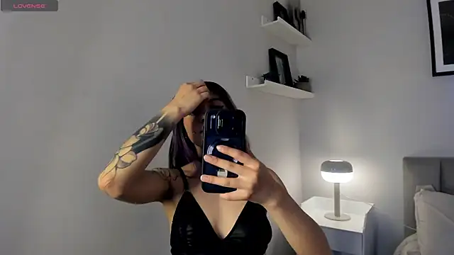 Snapshot of Violetta_Nur chatting on 06.26.26 Violetta Nur online show from 06.26.26