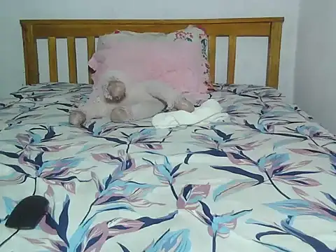 queen boobilicious  online show from 11.22.25