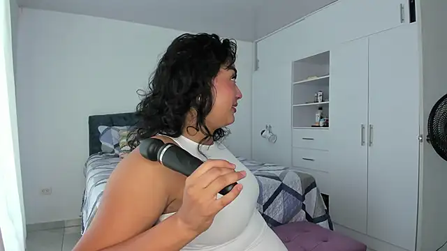 ema saenz online show from 04.11.26