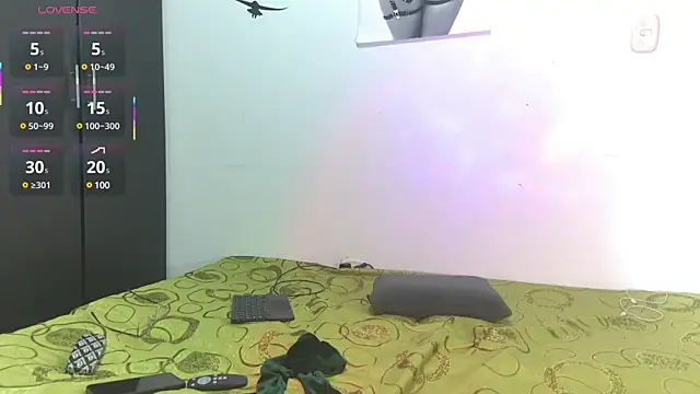  Hanna white  online show from 03.14.25