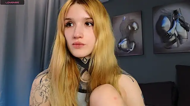 SophieInkk online show from 03.03.25