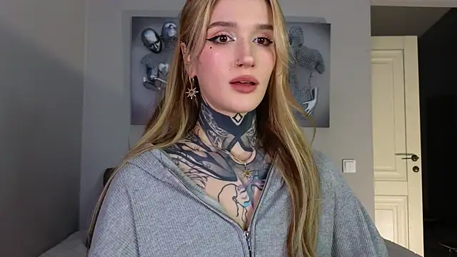 SophieInkk online show from 10.08.25