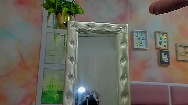 Snapshot of Idiris_big chatting on 01.29.25 Idiris big online show from 01.29.25