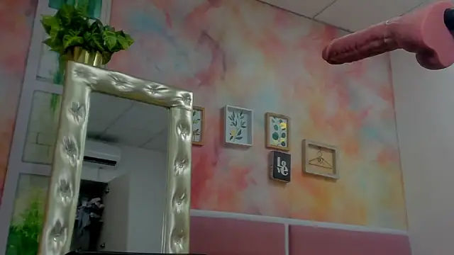 Snapshot of Idiris_big chatting on 02.26.25 Idiris big online show from 02.26.25