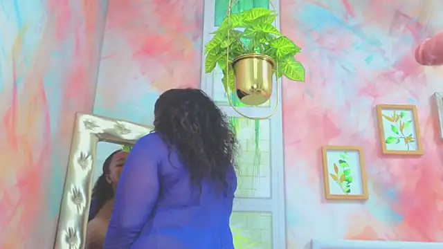 Snapshot of Idiris_big chatting on 09.22.25 Idiris big online show from 09.22.25