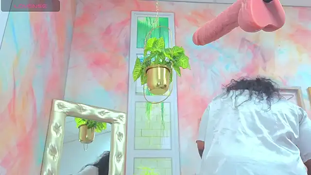 Snapshot of Idiris_big chatting on 10.17.25 Idiris big online show from 10.17.25