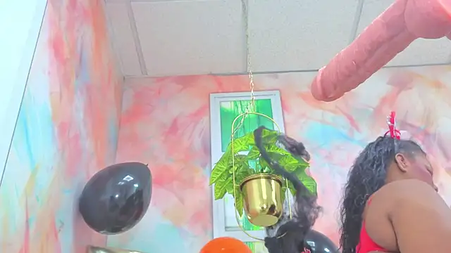 Snapshot of Idiris_big chatting on 10.20.25 Idiris big online show from 10.20.25