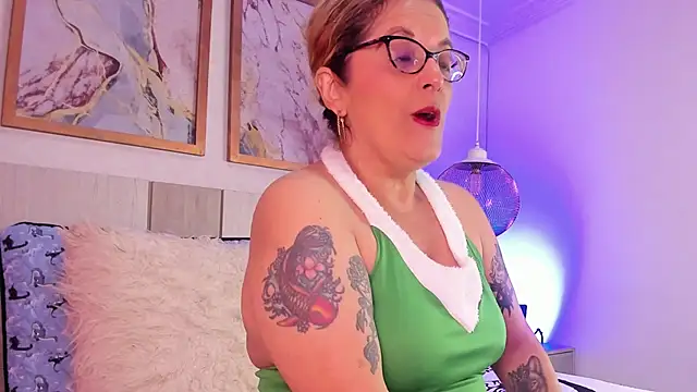 ValeryHart1 online show from 03.17.25