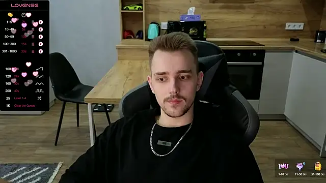 Snapshot of Larstar01 chatting on 01.15.25 Larstar01 online show from 01.15.25