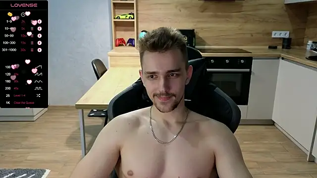 Snapshot of Larstar01 chatting on 01.18.25 Larstar01 online show from 01.18.25