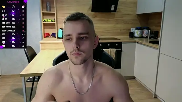 Snapshot of Larstar01 chatting on 02.19.25 Larstar01 online show from 02.19.25