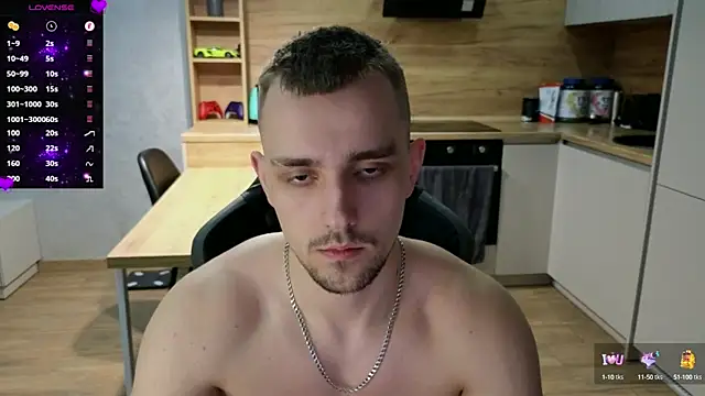 Snapshot of Larstar01 chatting on 03.08.25 Larstar01 online show from 03.08.25