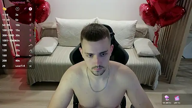 Snapshot of Larstar01 chatting on 09.28.25 Larstar01 online show from 09.28.25