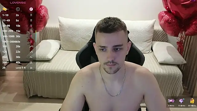 Snapshot of Larstar01 chatting on 10.05.25 Larstar01 online show from 10.05.25