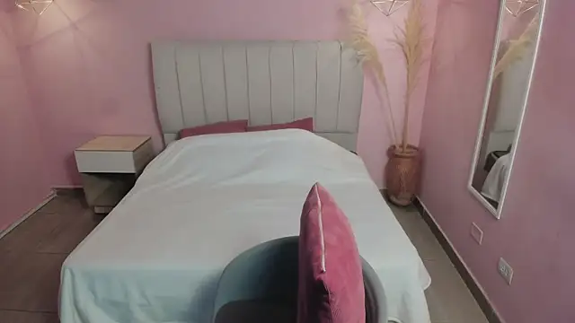 Snapshot of tiffani__love chatting on 01.17.25 tiffani love online show from 01.17.25