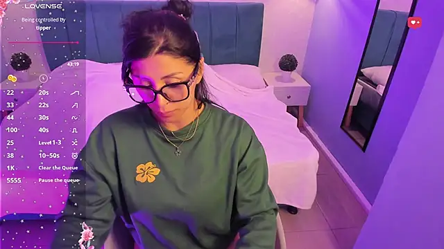 Snapshot of tiffani__love chatting on 02.17.25 tiffani love online show from 02.17.25