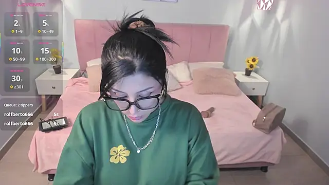 Snapshot of tiffani__love chatting on 03.22.25 tiffani love online show from 03.22.25