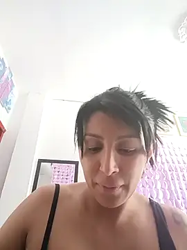 Snapshot of tiffani__love chatting on 09.10.25 tiffani love online show from 09.10.25