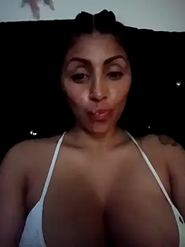 Snapshot of tiffani__love chatting on 09.15.25 tiffani love online show from 09.15.25