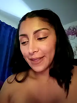 Snapshot of tiffani__love chatting on 09.22.25 tiffani love online show from 09.22.25