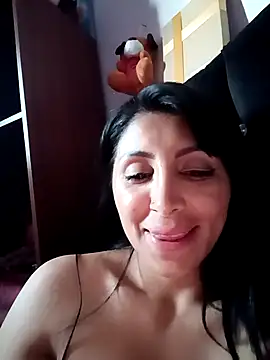 Snapshot of tiffani__love chatting on 10.20.25 tiffani love online show from 10.20.25