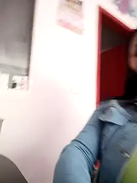 Snapshot of tiffani__love chatting on 11.22.25 tiffani love online show from 11.22.25