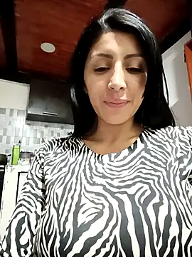 tiffani  love online show from 04.14.26