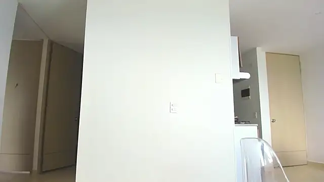 Snapshot of Emi_latingirl chatting on 10.23.25 Emi latingirl online show from 10.23.25