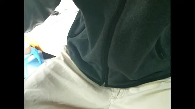 Snapshot of triangle0623 chatting on 12.16.25 triangle0623 online show from 12.16.25