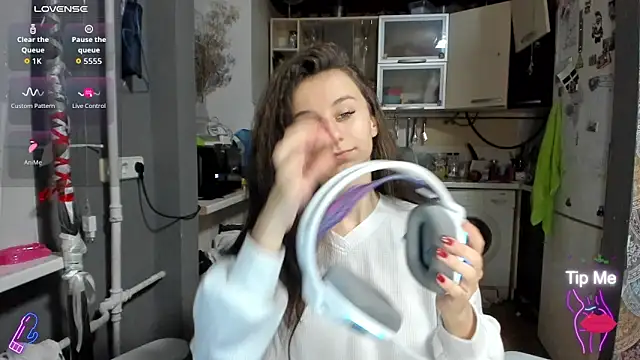  Nika Kik online show from 12.18.25