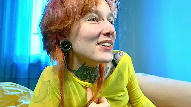 Snapshot of Littlespacemouse chatting on 02.12.25 Littlespacemouse online show from 02.12.25