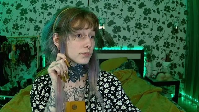 Snapshot of Littlespacemouse chatting on 09.15.25 Littlespacemouse online show from 09.15.25