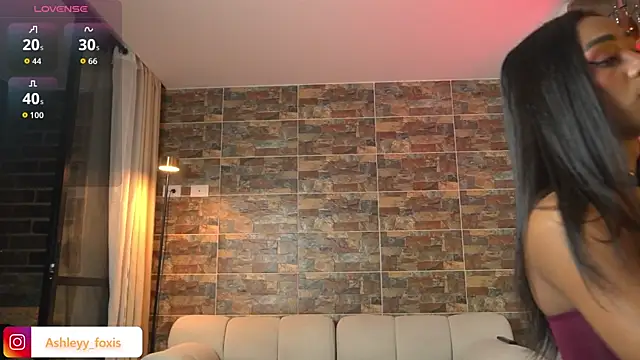 Snapshot of Ashleey_Fox chatting on 11.22.25 Ashleey Fox online show from 11.22.25