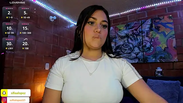 Snapshot of sofiaalopez2 chatting on 12.20.24 sofiaalopez2 online show from 12.20.24