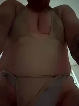 Snapshot of Sirina80 chatting on 10.25.25 Sirina80 online show from 10.25.25