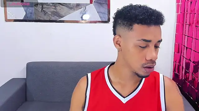 Snapshot of Hottwinkguys chatting on 01.09.25 Hottwinkguys online show from 01.09.25