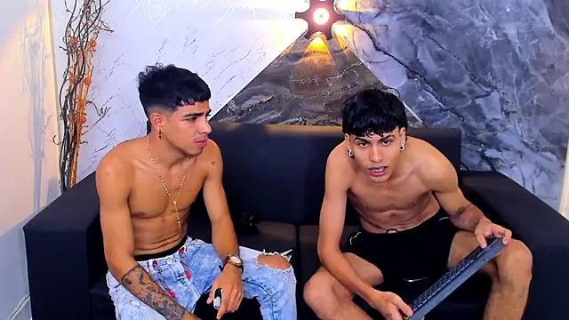 Snapshot of Hottwinkguys chatting on 01.30.25 Hottwinkguys online show from 01.30.25